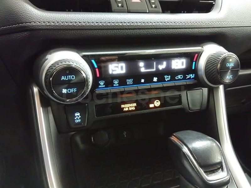 Käytetty Toyota RAV4 Hybrid Advance 222 HP (163 kW) 2021 Valkoinen Katumaasturi