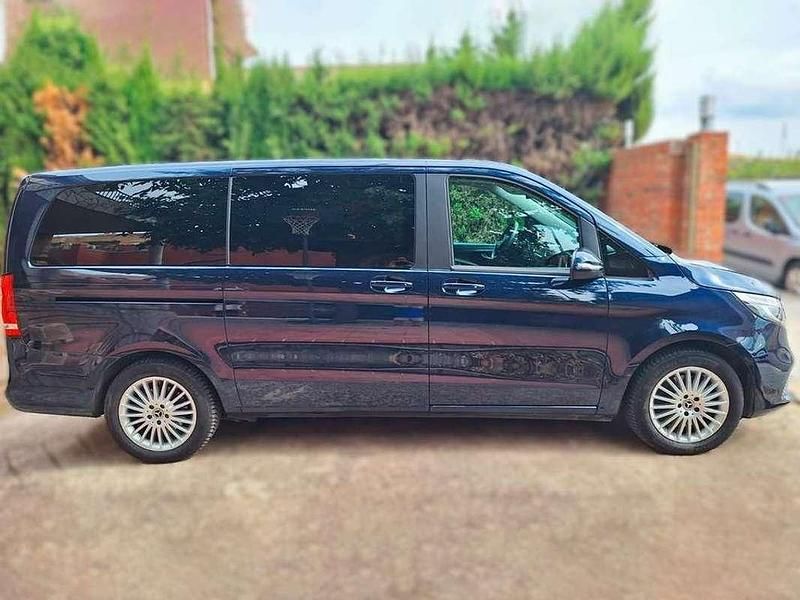 Usado Mercedes V250 Avantgarde 190 CV (139 kW) 2020 Azul Monovolumen