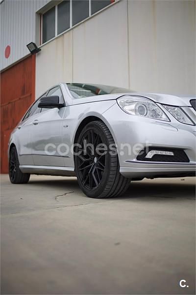 Usado Mercedes E220 Elegance 170 CV (125 kW) 2009 Gris / plata Berlina