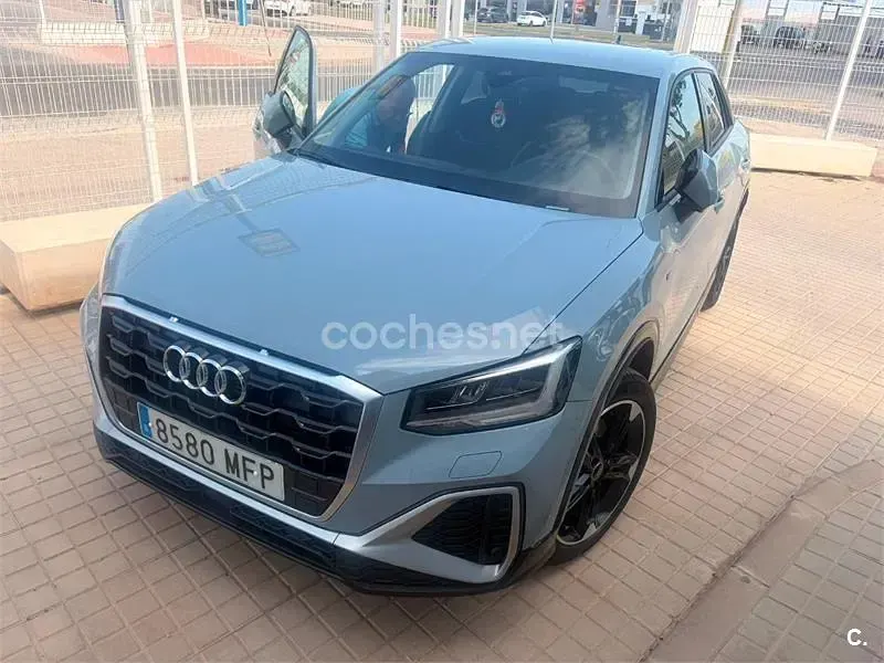 Usado Audi Q2 S-Line 150 CV (110 kW) 2023 Gris / plata SUV
