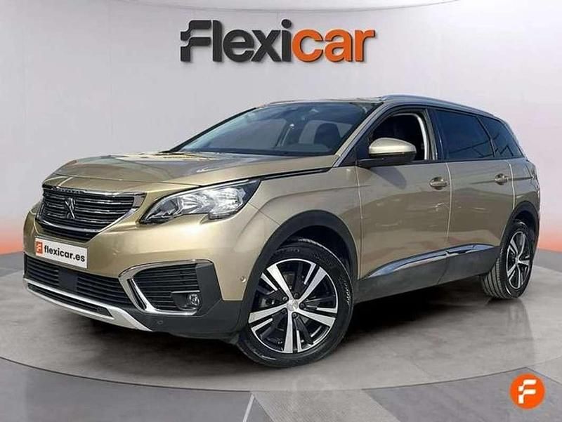 Usado Peugeot 5008 Allure 131 CV (96 kW) 2018 Amarillo Monovolumen