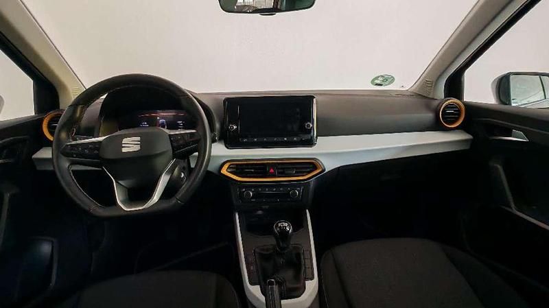 Usado Seat Arona Style 116 CV (85 kW) 2025 Gris SUV