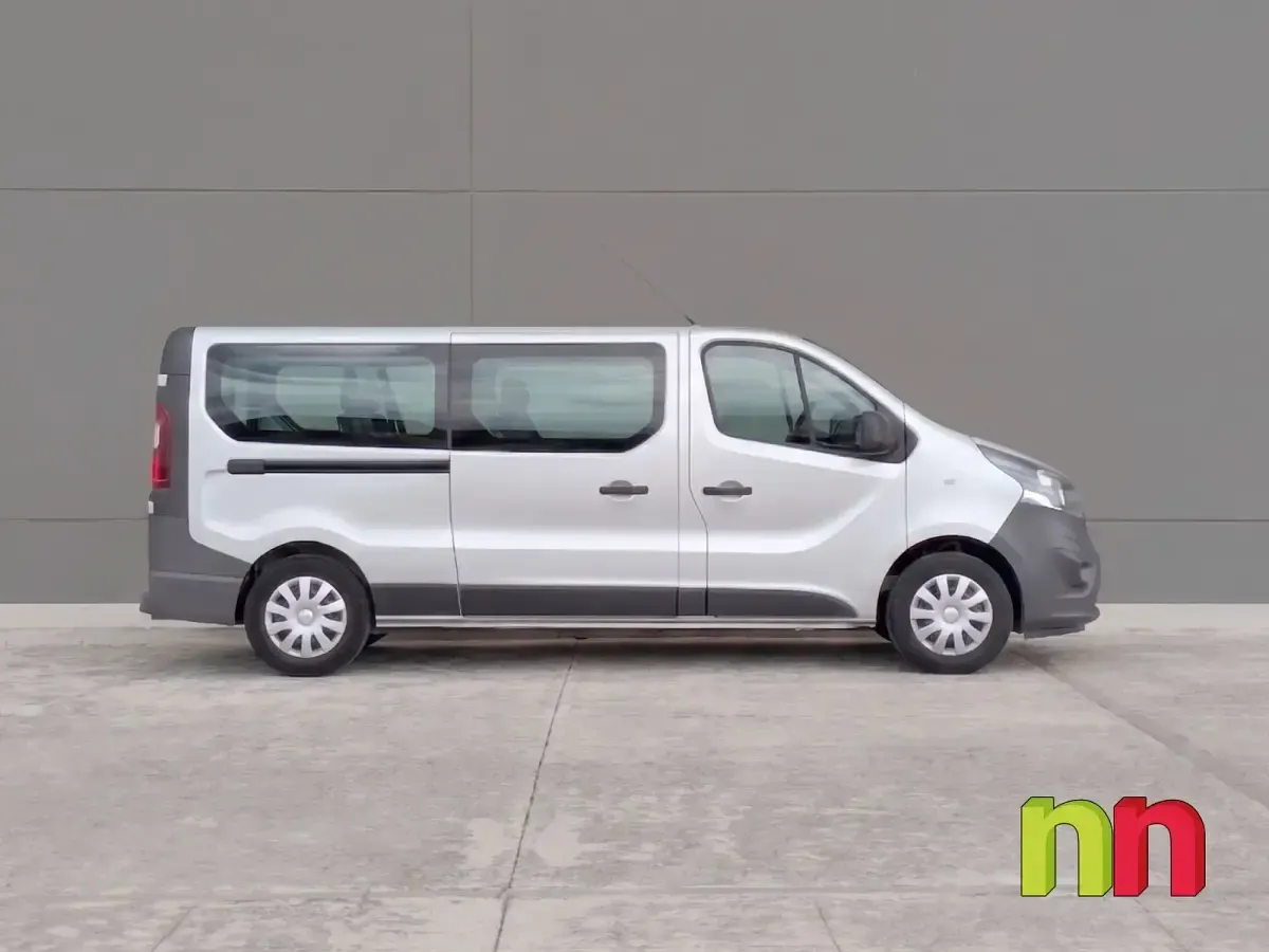 Usado Opel Vivaro 125 CV (91 kW) 2018 Gris Monovolumen