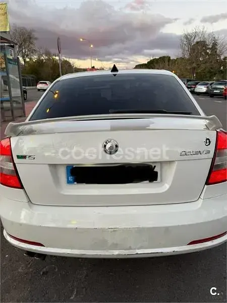 Usado Skoda Octavia RS 170 CV (125 kW) 2010 Blanco Berlina
