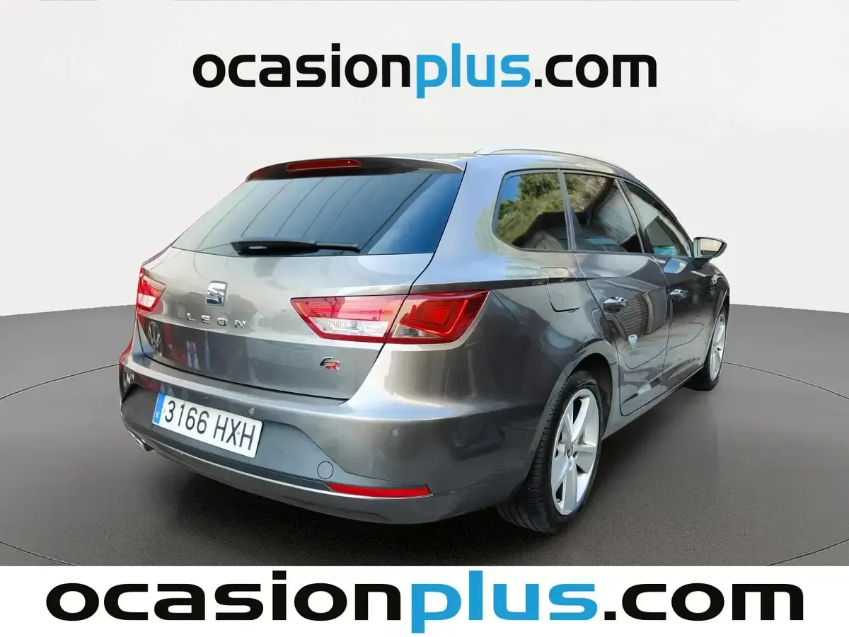 Usado Seat Leon FR 150 CV (110 kW) 2014 Gris Monovolumen