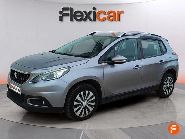 Usado Peugeot 2008 Allure 100 CV (73 kW) 2017 Gris / plata SUV