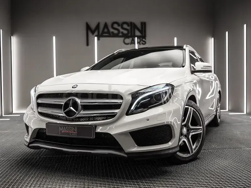 Usado Mercedes GLA220 AMG line 177 CV (130 kW) 2016 Blanco SUV