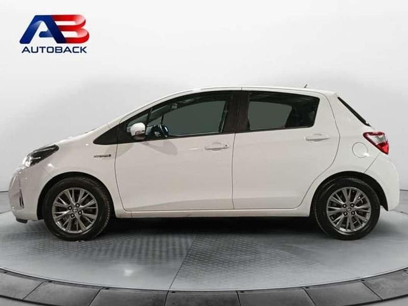 Usado Toyota Yaris Hybrid Active 99 CV (72 kW) 2020 Blanco Utilitario