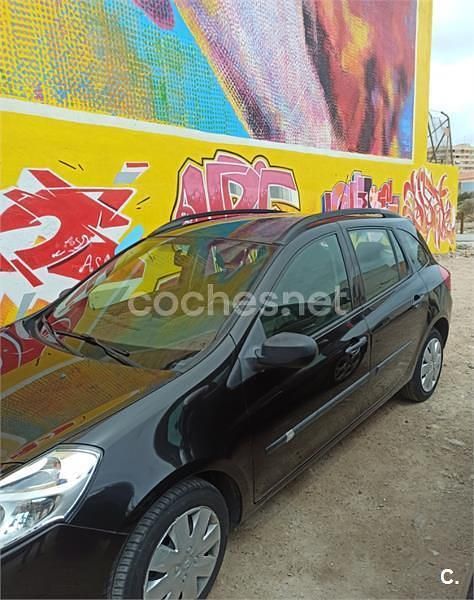 Negro Usado 2010 Renault Clio GrandTour Authentique Familiar | 6100 € (Precio justo) - Imagen 1/4