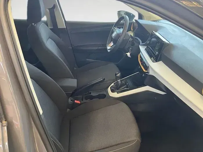 Usado Seat Arona Style 115 CV (84 kW) 2025 Gris SUV