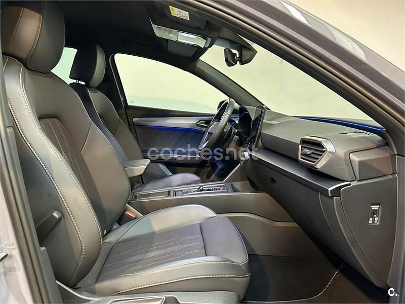 Usado Cupra Leon 150 CV (110 kW) 2023 Gris / plata Familiar