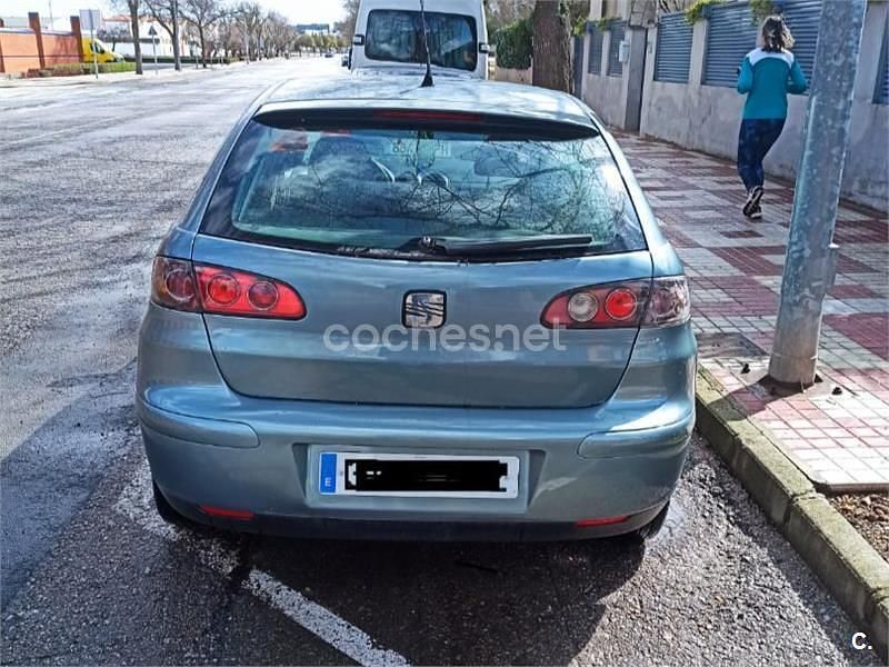 Usado Seat Ibiza Reference 70 HP (51 kW) 2006 Cinzento Citadino