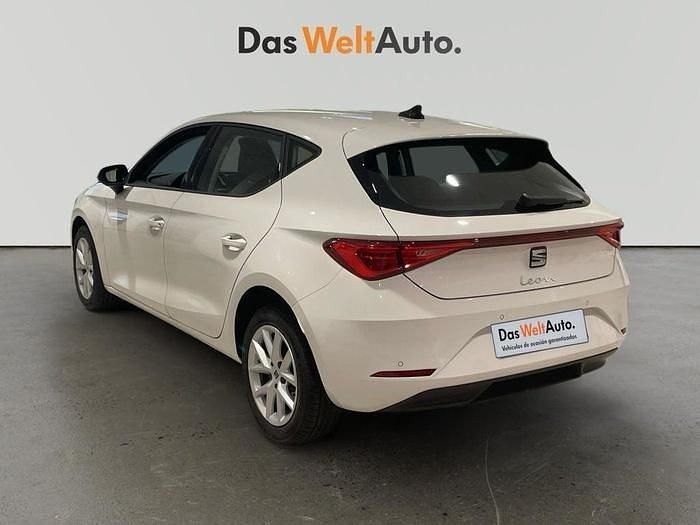Usado Seat Leon Reference 115 CV (84 kW) 2022 Blanco Berlina