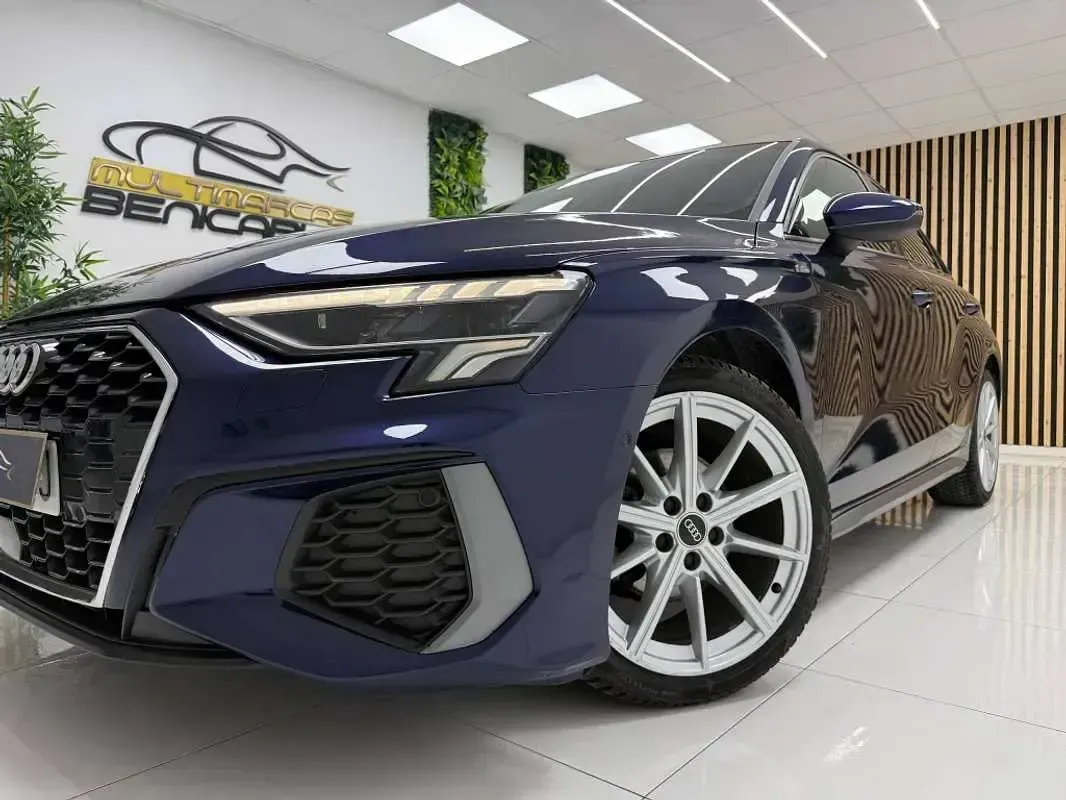 Usado Audi A3 Sportback S-Line 116 CV (85 kW) 2022 Azul Utilitario