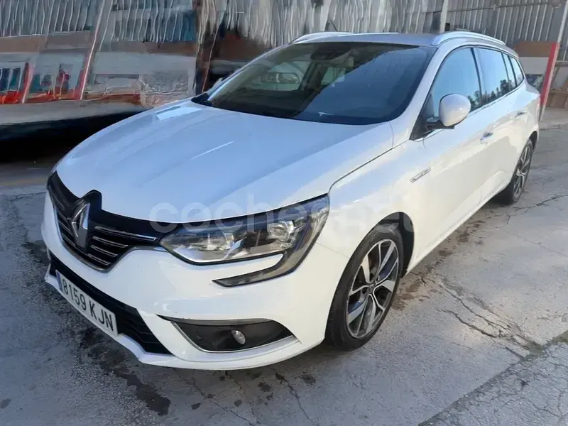 Usado Renault Mégane GrandTour Bose Edition 130 CV (95 kW) 2018 Blanco Familiar