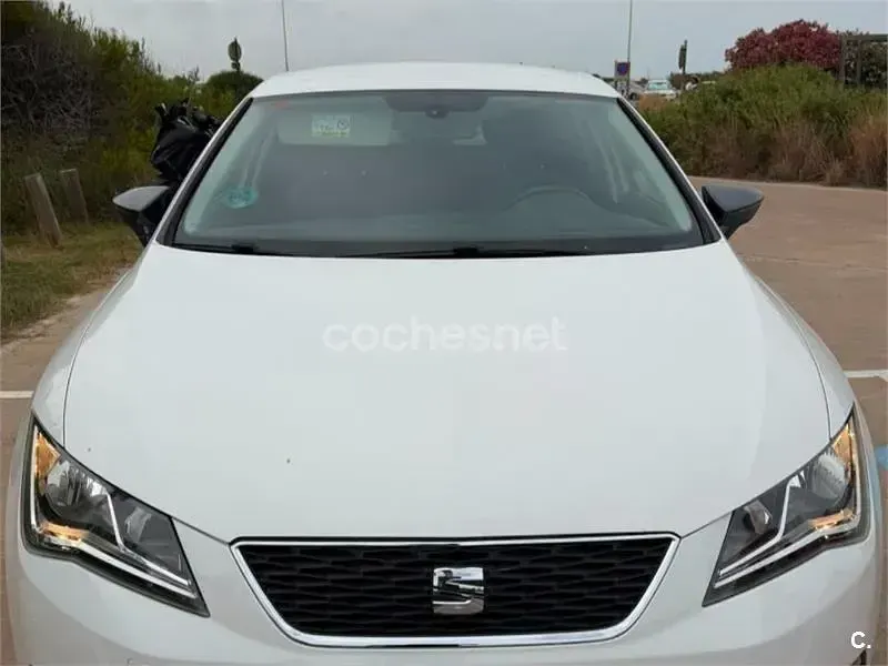 Usado Seat Leon CONNECT 110 CV (80 kW) 2015 Blanco Berlina
