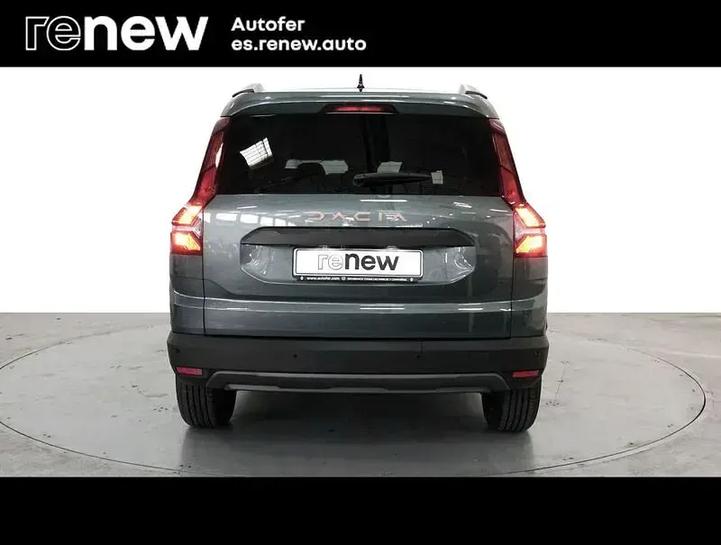 Usado Dacia Jogger Extreme 100 CV (73 kW) 2025 Verde Monovolumen