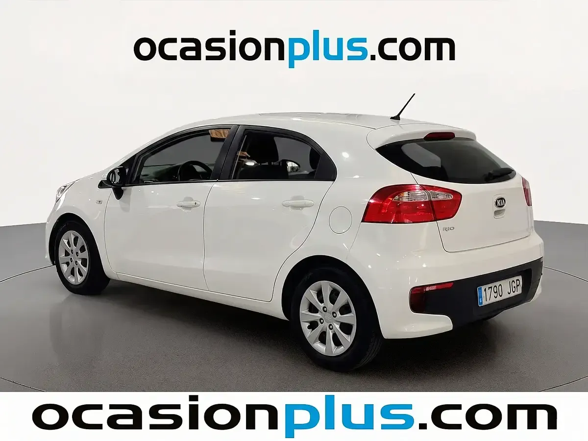 Usado Kia Rio 84 CV (61 kW) 2015 Blanco Utilitario
