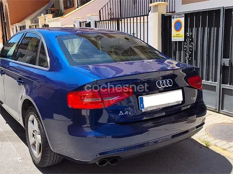 Usado Audi A4 150 CV (110 kW) 2013 Azul Berlina