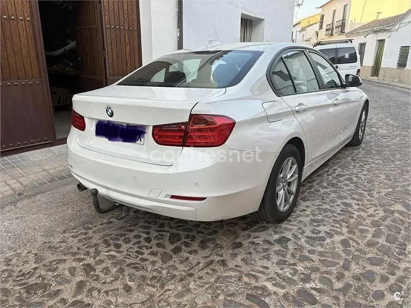 Usado BMW 318 Luxury Line 143 CV (105 kW) 2013 Blanco Berlina