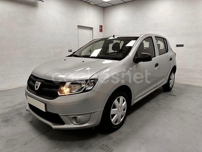 Gris / plata Usado 2013 Dacia Sandero Lauréate Utilitario | 5990 € (Precio justo) - Imagen 1/4