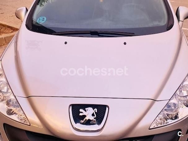 Usado Peugeot 308 120 CV (88 kW) 2009 Gris / plata Berlina