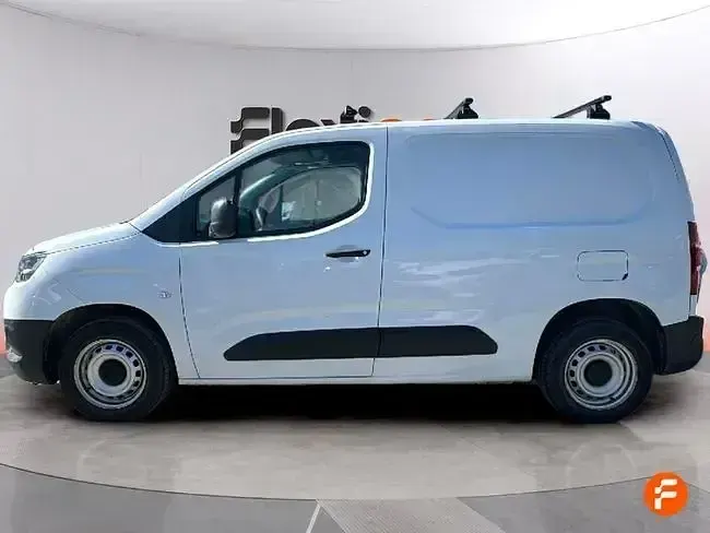 Usado Toyota Proace City City 100 CV (73 kW) 2023 Blanco Monovolumen