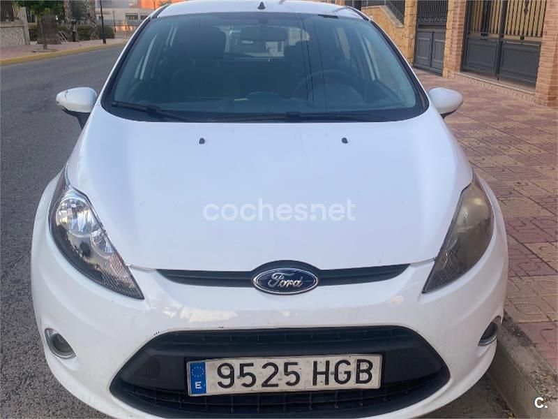Blanco Usado 2011 Ford Fiesta Trend Utilitario | 4500 € (Precio justo) - Imagen 1/4