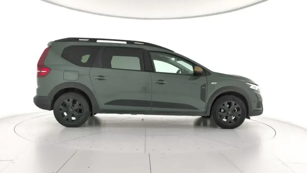 Usado Dacia Jogger Extreme 140 CV (102 kW) 2025 Liquen caqui Monovolumen