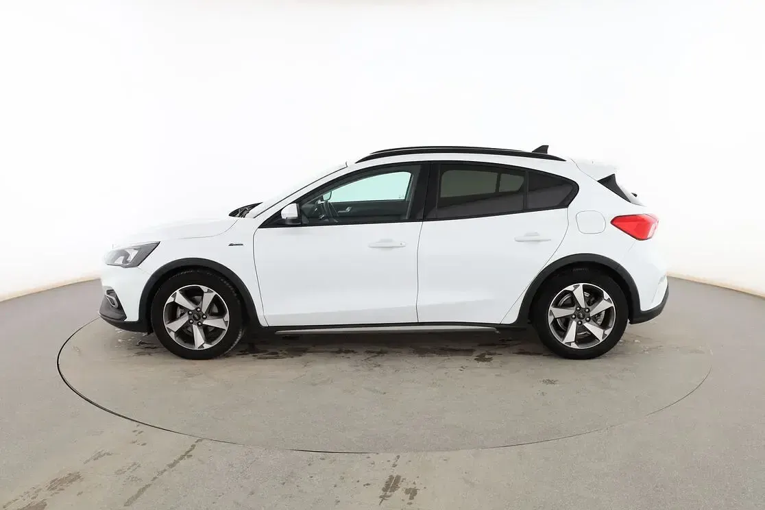 Usado Ford Focus Active 125 CV (91 kW) 2021 Blanco Berlina