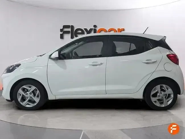 Używany Hyundai i10 67 KM (49 kW) 2022 Biały Hatchback