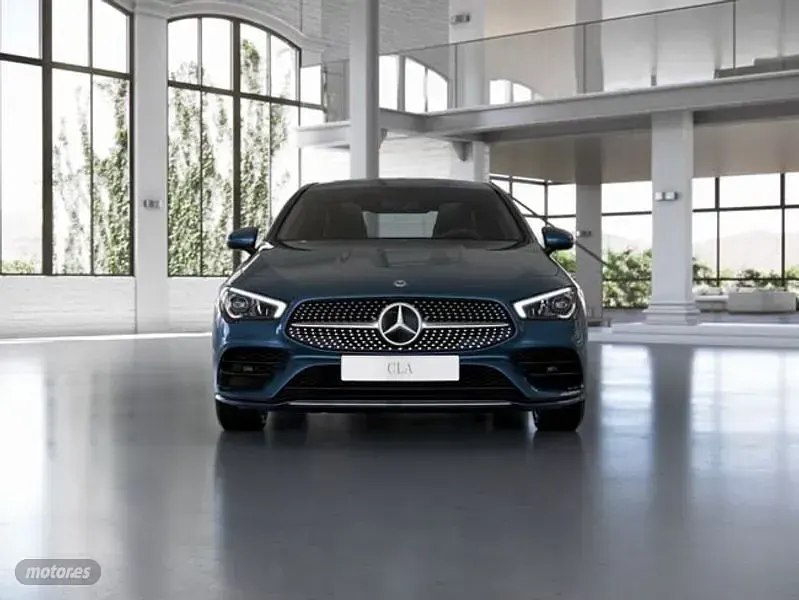 Usado Mercedes CLA220 190 CV (139 kW) 2025 Azul Berlina