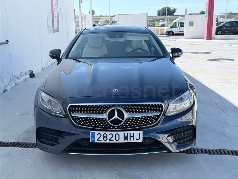 Usado Mercedes E220 194 CV (142 kW) 2019 Azul Coupe