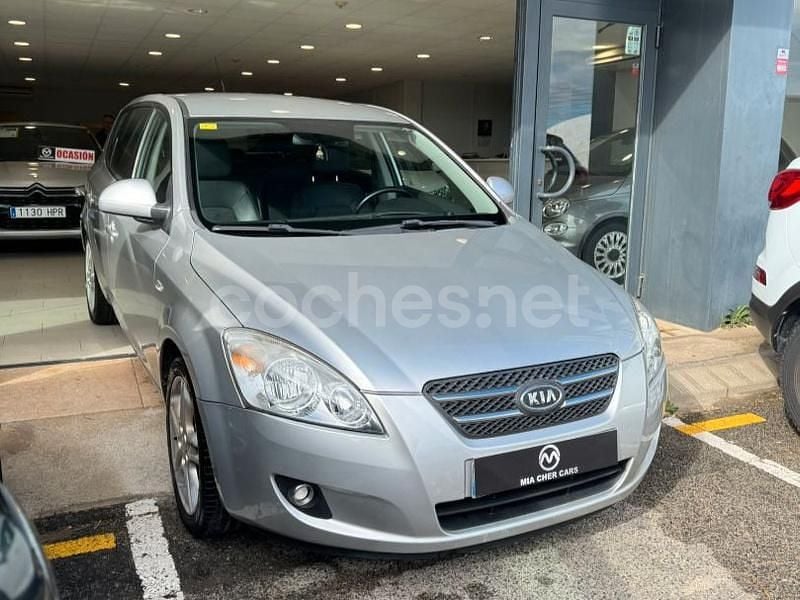 Gris / plata Usado 2008 Kia Ceed Berlina | 5600 € (Buen precio) - Imagen 1/4