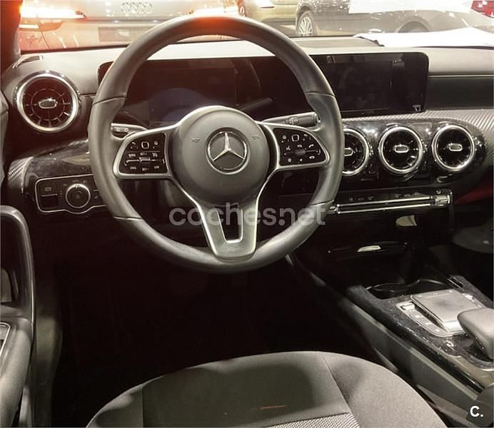 Gris / plata Usado 2022 Mercedes CLA200 Shooting Brake Familiar | 27.498 € (Super precio) - Imagen 1/2