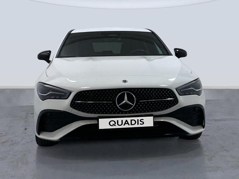 Usado Mercedes CLA200 150 CV (110 kW) 2025 Blanco Familiar