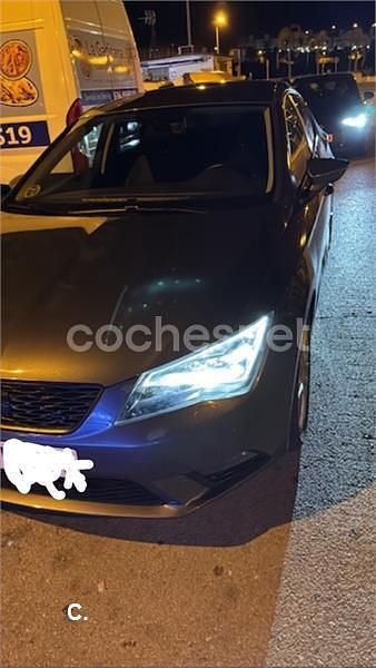 Usado Seat Leon Style 105 CV (77 kW) 2014 Gris / plata Berlina