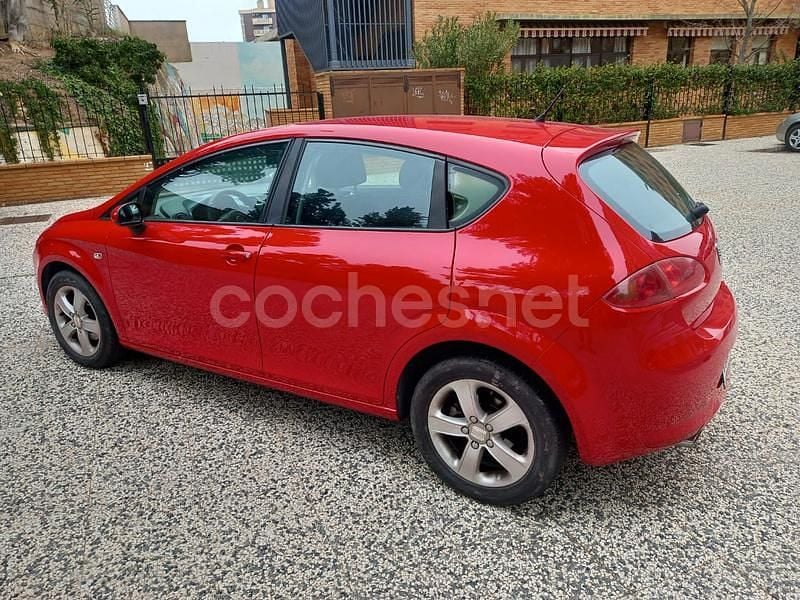 Rojo Usado 2008 Seat Leon Stylance Berlina | 6400 € (Precio justo) - Imagen 1/4