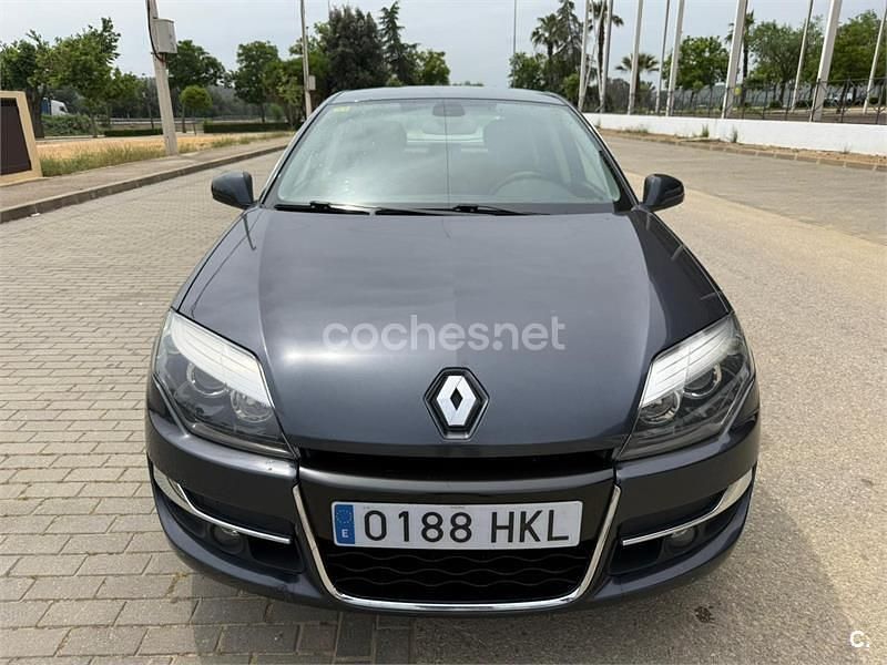 Usado Renault Laguna III Dynamique 110 CV (80 kW) 2012 Gris / plata Berlina