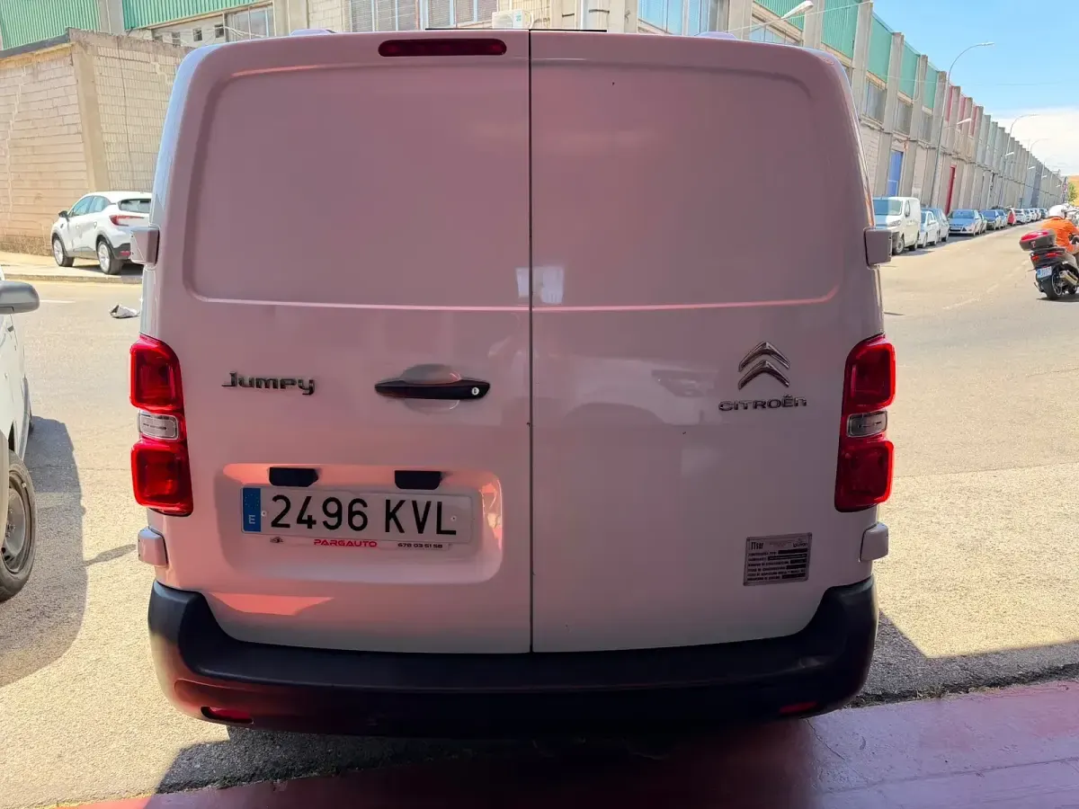 Usado Citroën Jumpy Comfort 95 CV (69 kW) 2019 Blanco Monovolumen