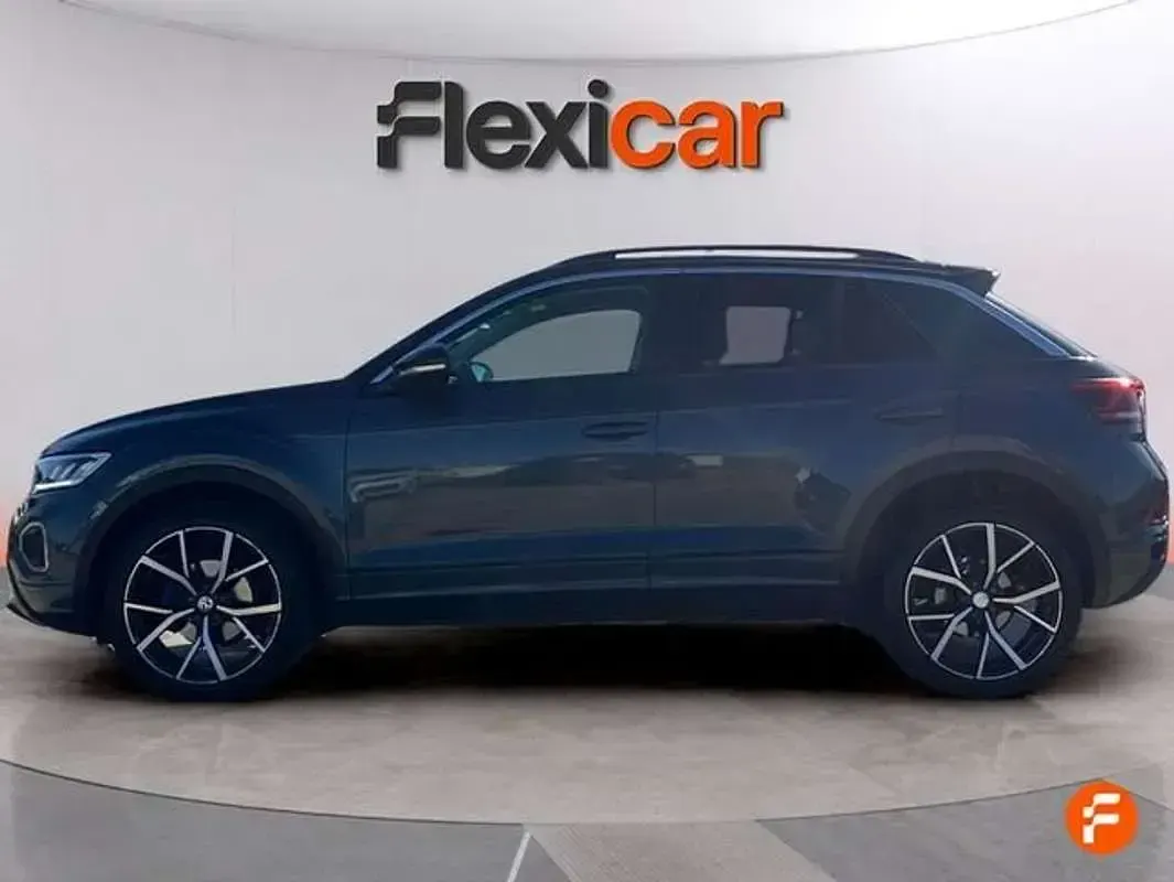 Usado VW T-Roc Life 116 CV (85 kW) 2023 Gris SUV