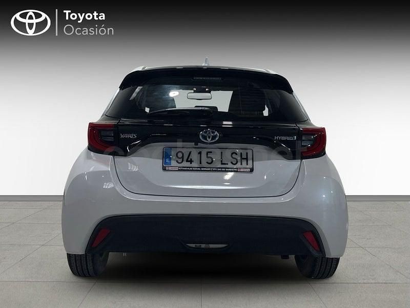 Usado Toyota Yaris Hybrid Active 116 CV (85 kW) 2021 Blanco Berlina