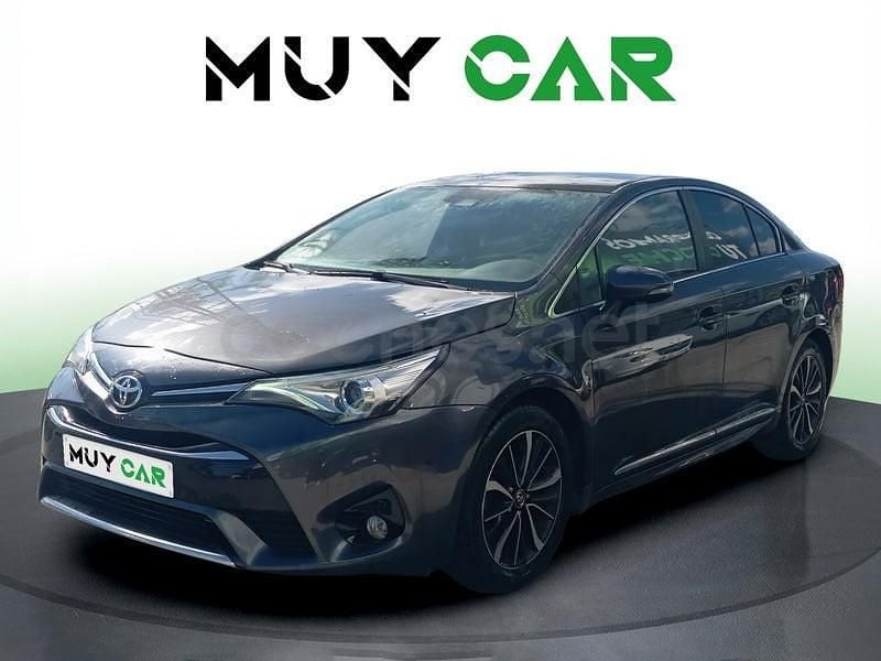 Usado Toyota Avensis Business Edition 147 CV (108 kW) 2018 Gris / plata Berlina