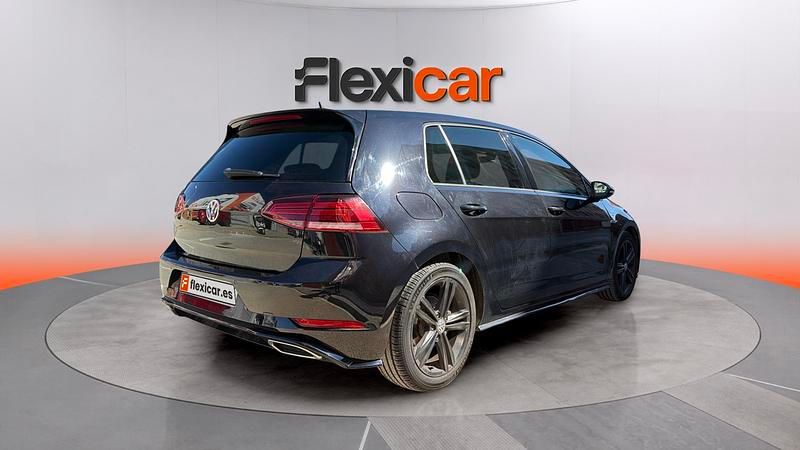 Usado VW Golf VII Sport 150 CV (110 kW) 2018 Negro Familiar