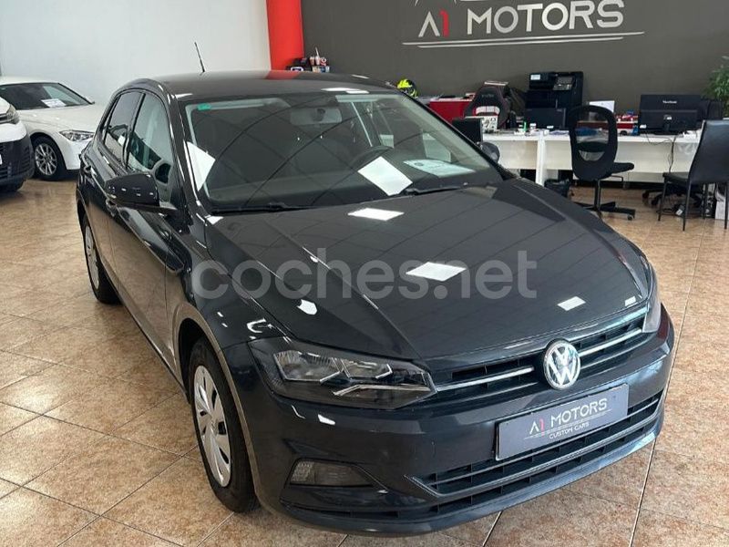Gris / plata Usado 2019 VW Polo Advance Berlina | 12.490 € (Precio justo) - Imagen 1/4
