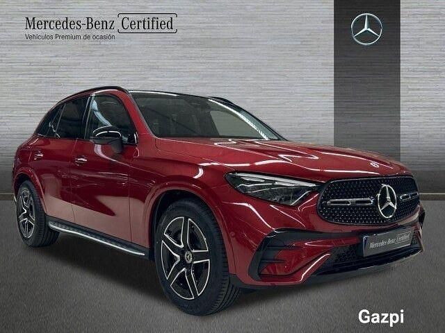 Usado Mercedes GLC220 AMG line 197 CV (144 kW) 2024 Manufaktur rojo patagonia SUV