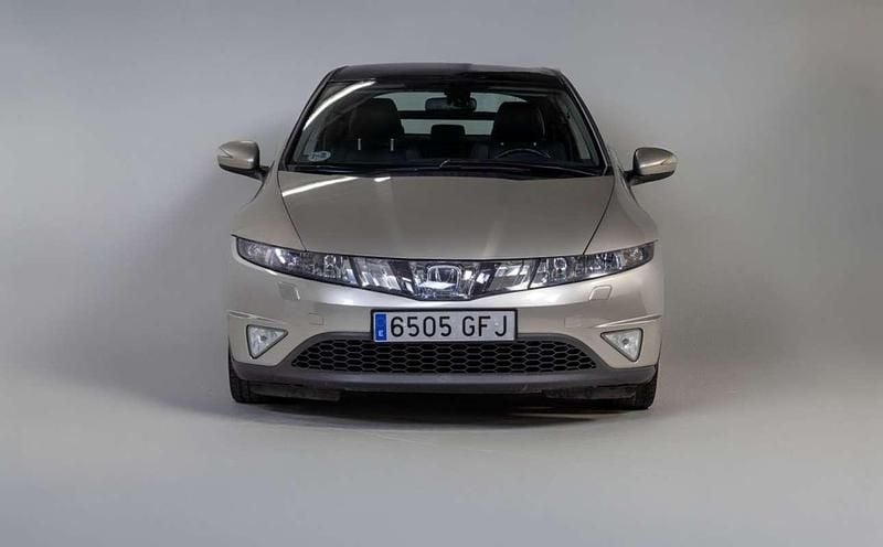 Usado Honda Civic Executive 140 CV (102 kW) 2008 Beige Utilitario