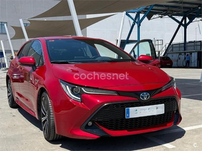 Usado Toyota Corolla Style 122 CV (89 kW) 2021 Rojo Berlina