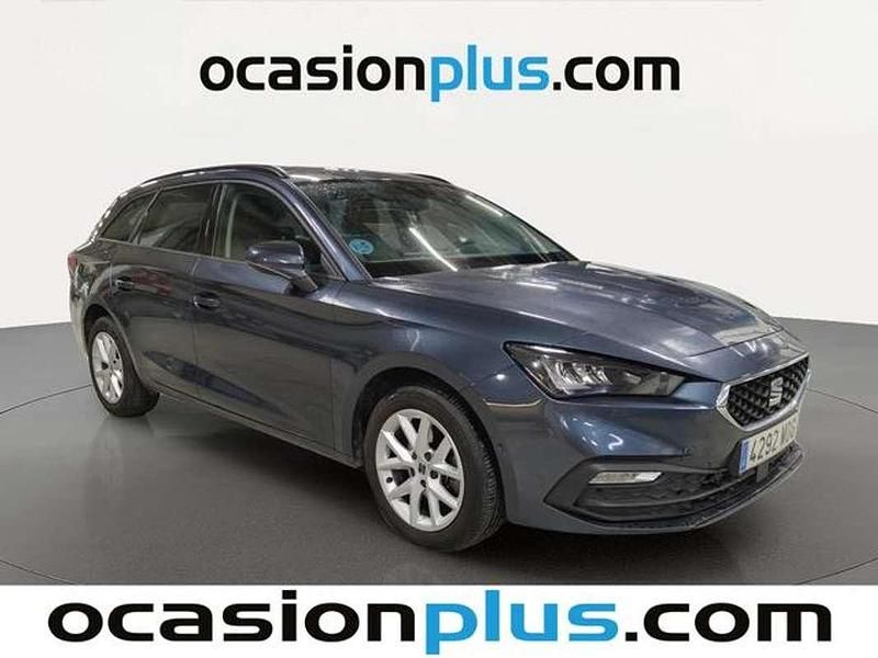 Usado Seat Leon ST Style 110 CV (80 kW) 2023 Gris Familiar