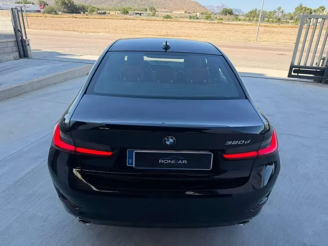 Usado BMW 320 Comfort Edition 190 CV (139 kW) 2021 Negro Berlina